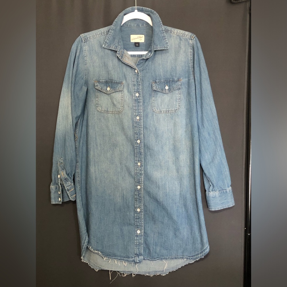 Universal Threads Women’s Denim dress  size xs